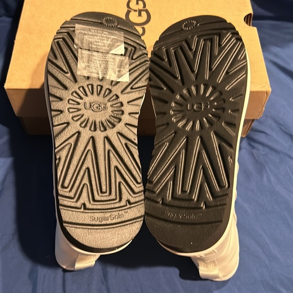 UGG- Classic Mini Side Logo II, UMWH, women QS - Picture 4 of 5
